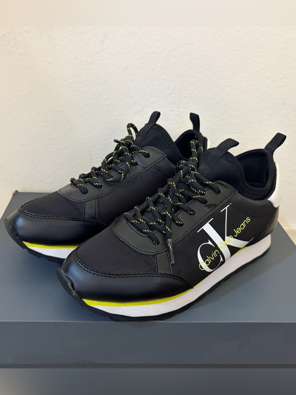 Calvin Klein Jeans Women’s Sneakers Black/Lime Size 6.5